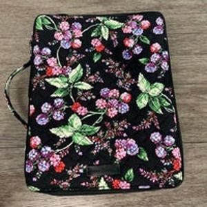 Vera Bradley Desktop Organizer Case in Winterberry Print